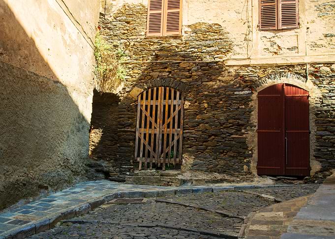 narrow alley in Corsica