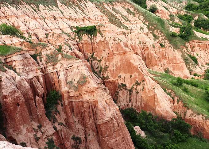 Ravine Red Romania Rapa