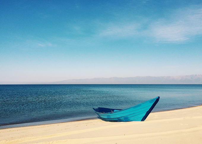 Sandy Sea Beach boat