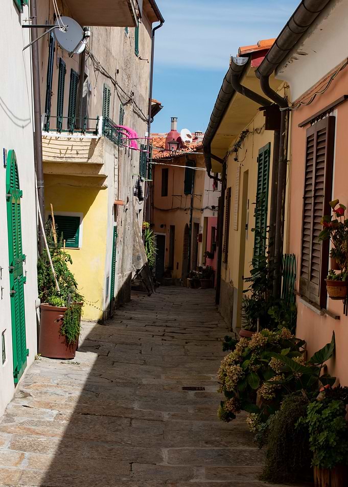 Wide Alley