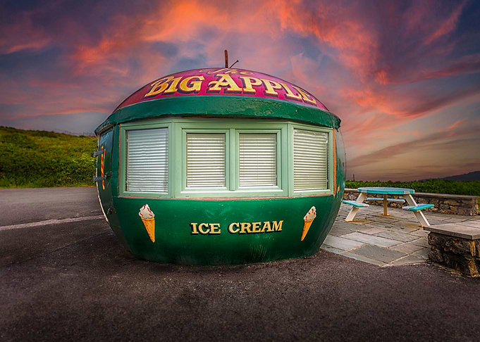 Big Apple Kiosk in Mumbles