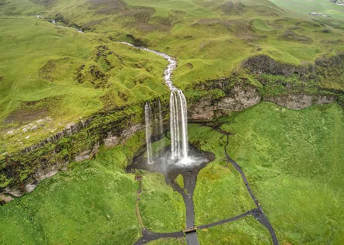 Seljalandsfoss waterfall