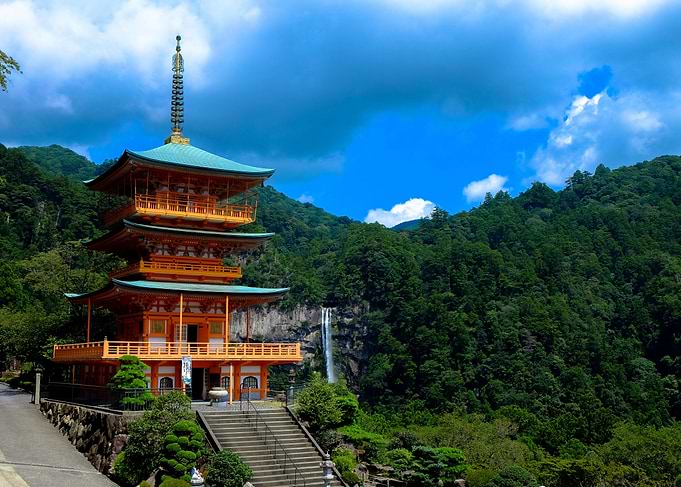 Nachi falls Japan