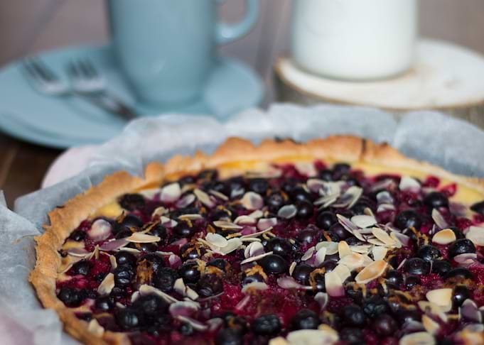 Homemade Berry Tart Cake