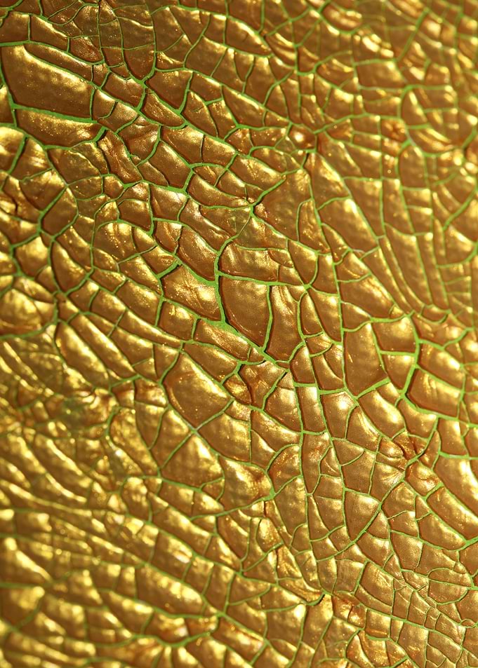 Golden cracked paint macro