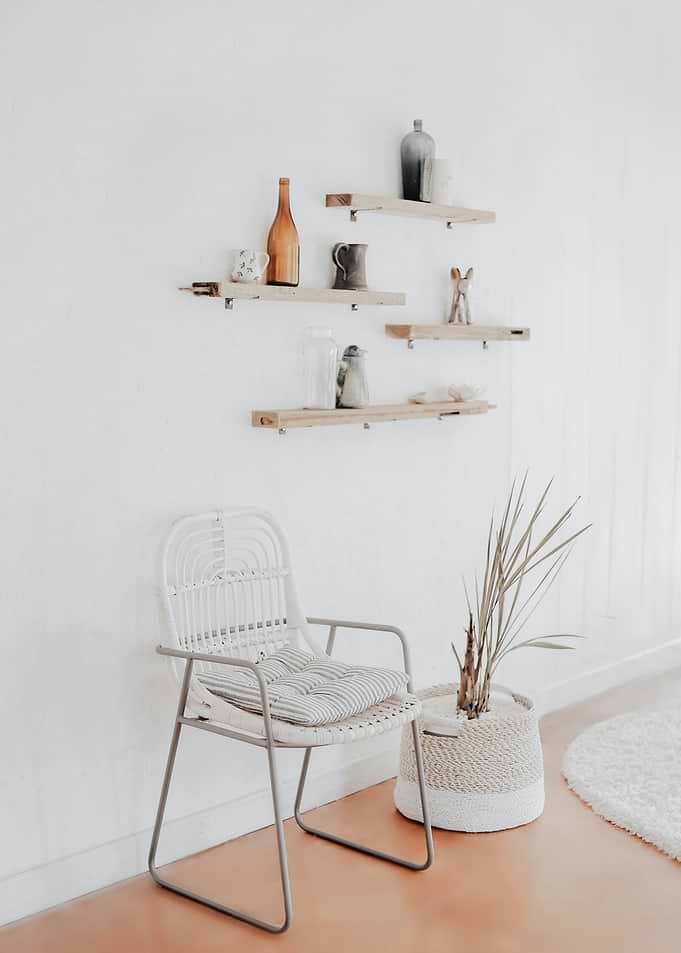 White minimal
