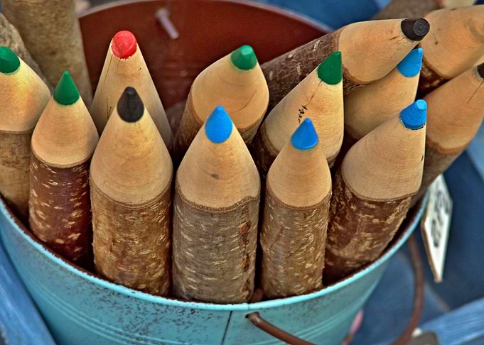 Color Pencils in a box 02