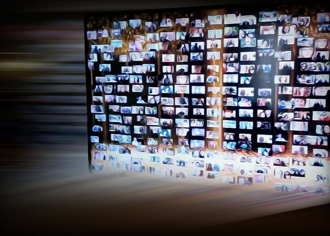 Crossing online borders