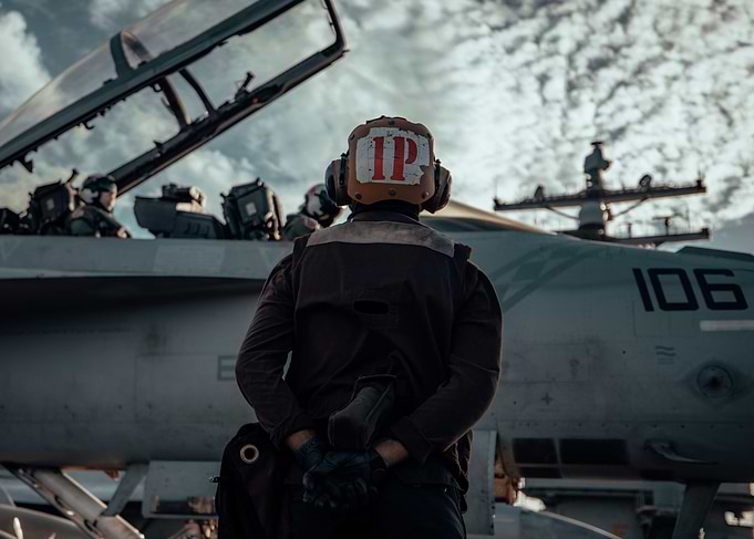 US MILITARY F18