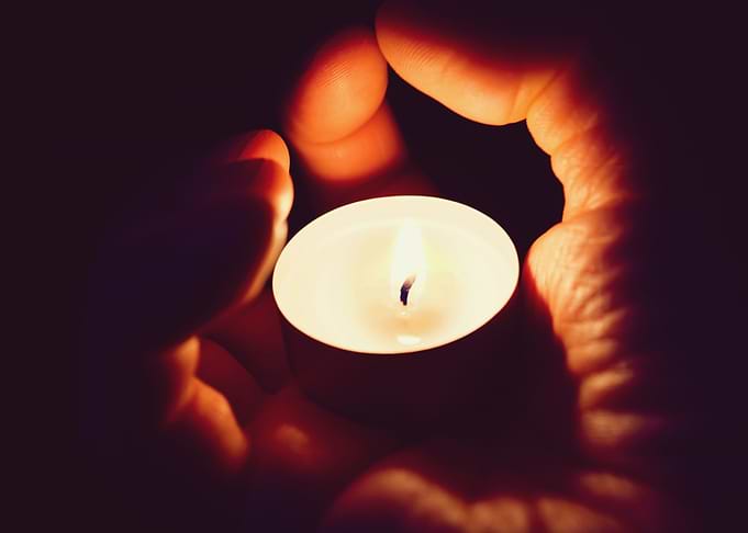 Tealight in hand