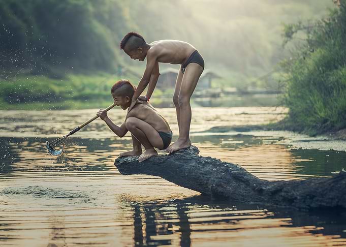 Spear fishing in Asia