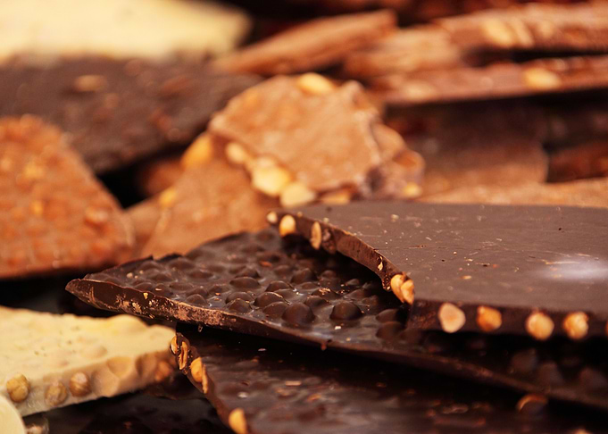 Cracking chocolate