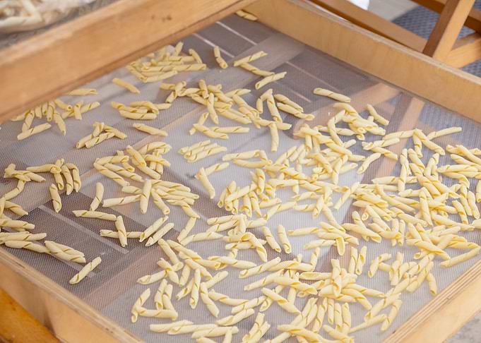 Pasta twisted drying rack