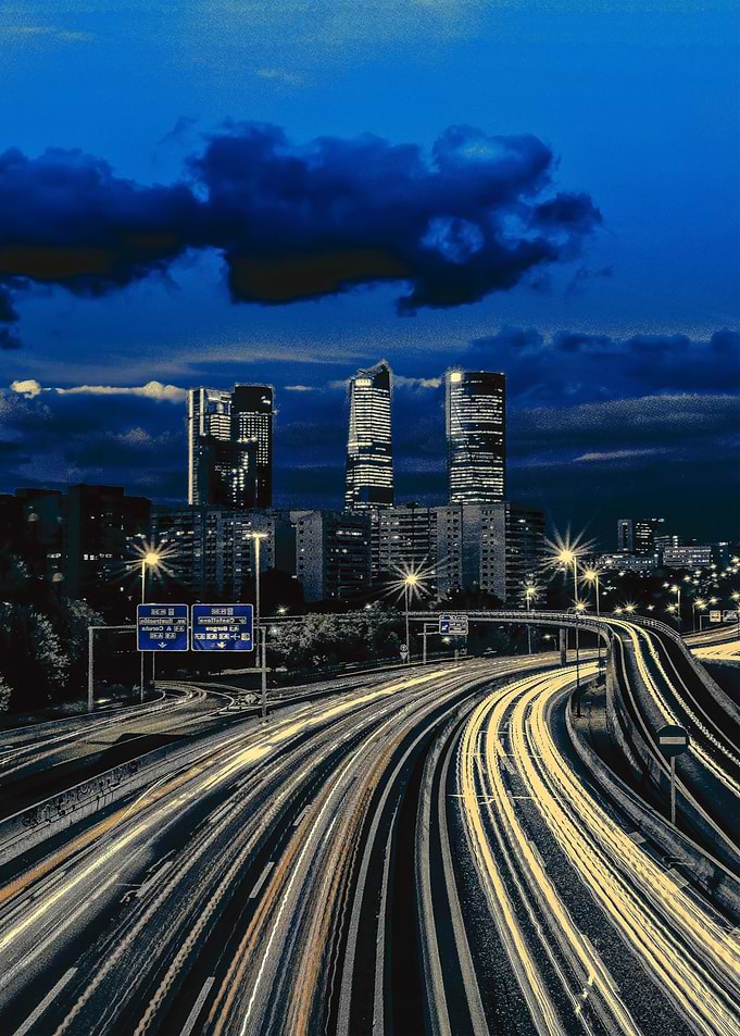 NIGHT TRAFIC