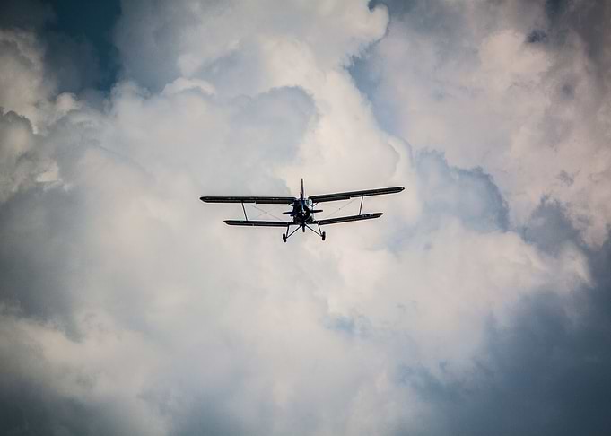 Flight of a Bi Plane