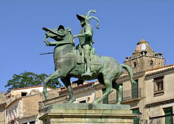 Francisco Pizarro statue 3
