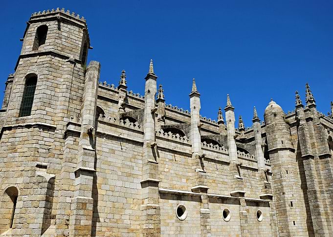 Cathedral Guarda 02