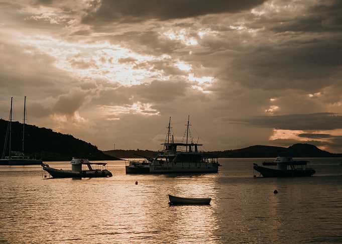 two boat black sun
