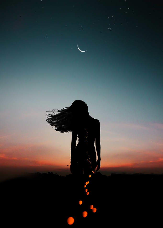 moon sabit girl night red