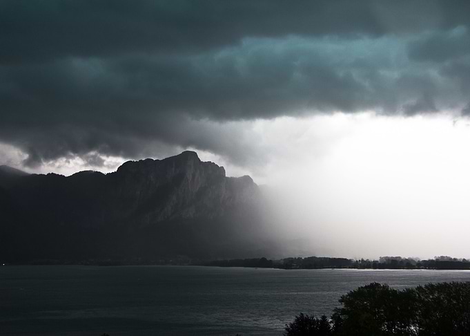 Stormfront reaching land