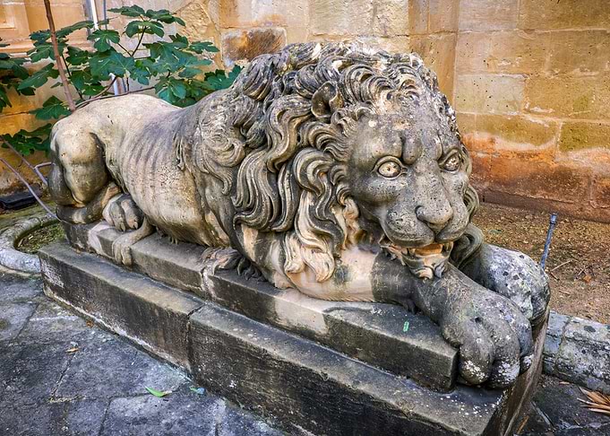 Lion Sculpture
