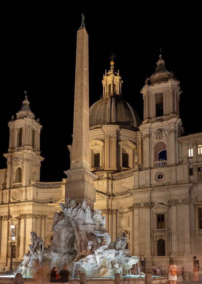 Fiumi Fountain and Church