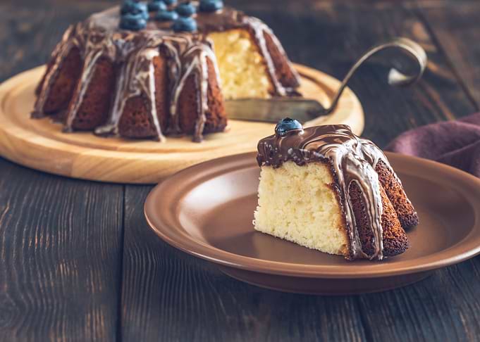 Cake with chocolate toppin
