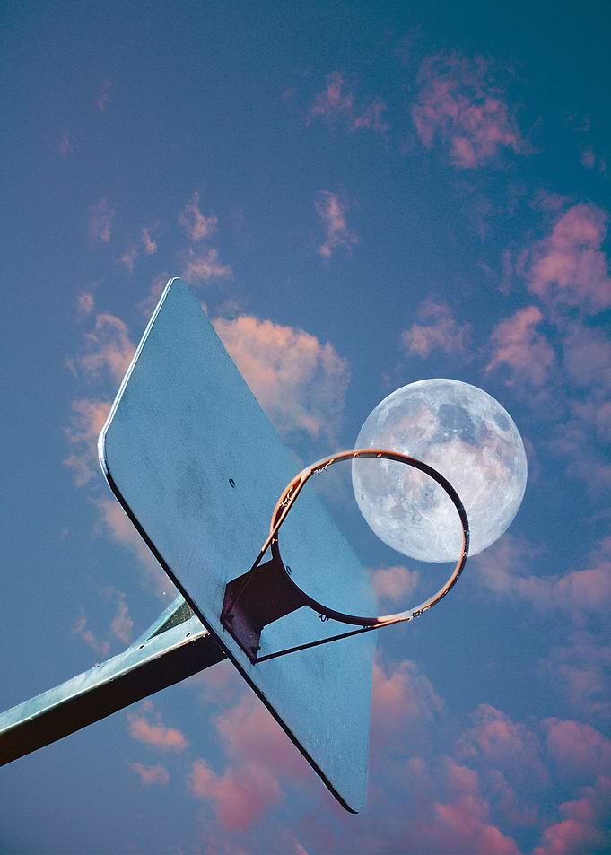Moon Basketball