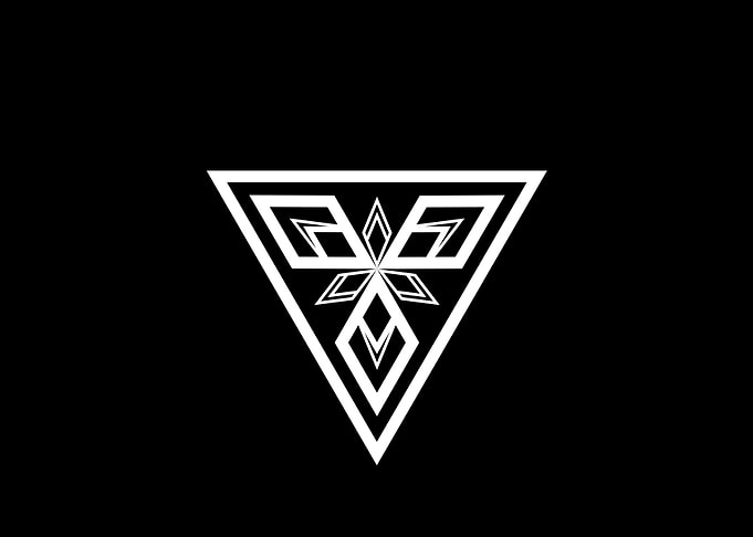 Minimalist Geometric Glyph
