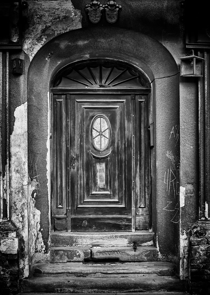 Old house,door,B&W,street