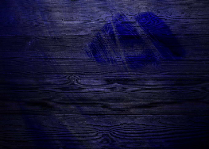 Lips Blue Wood