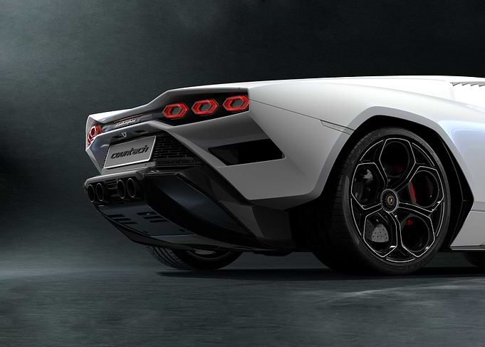 Lamborghini Countach LPI