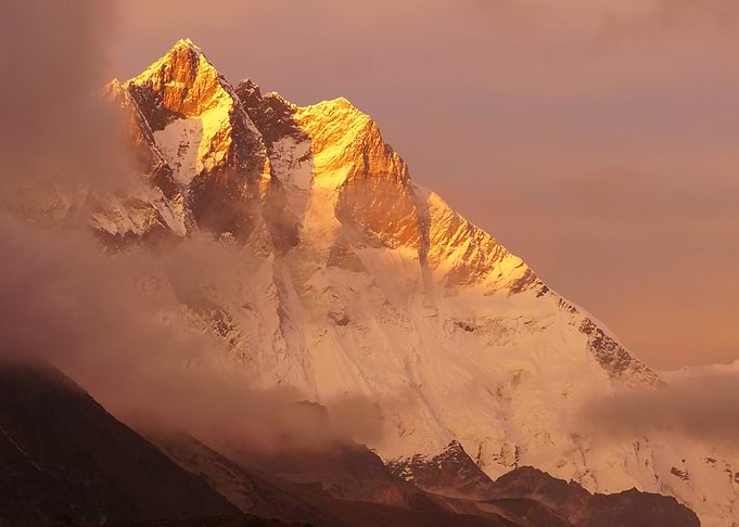 Everest Glowing Gold