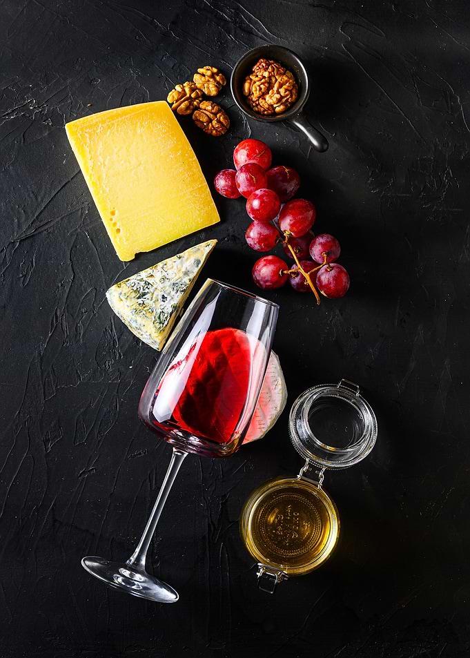 Red wine and cheese