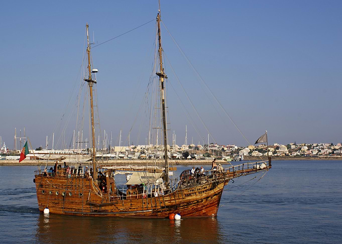 Wooden Sailboat 02