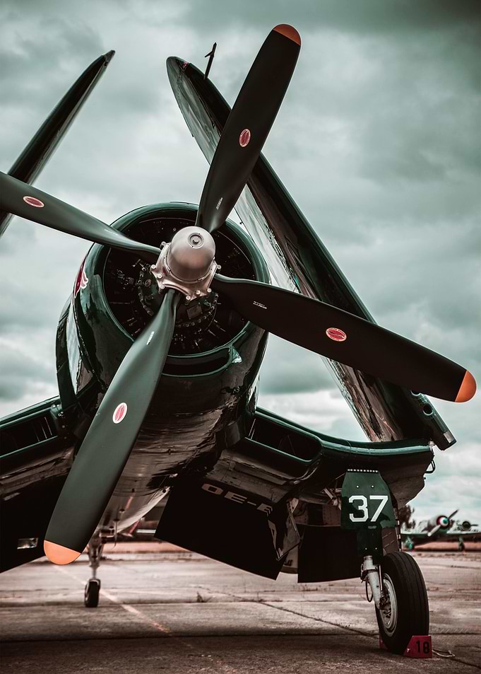 plane F4U corsair