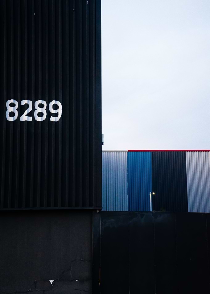 Hangar 8289