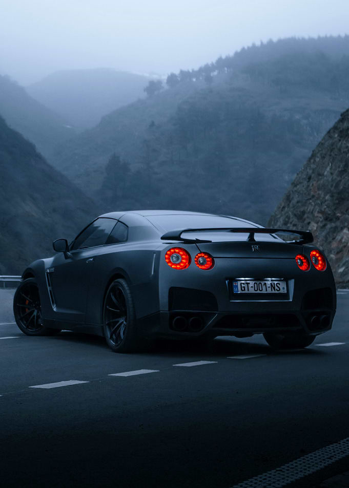 Drifting Nissan GTR