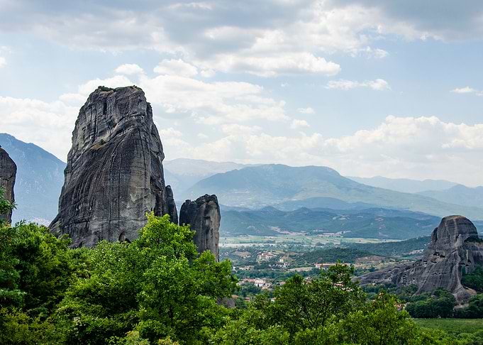 greece tavel rocks
