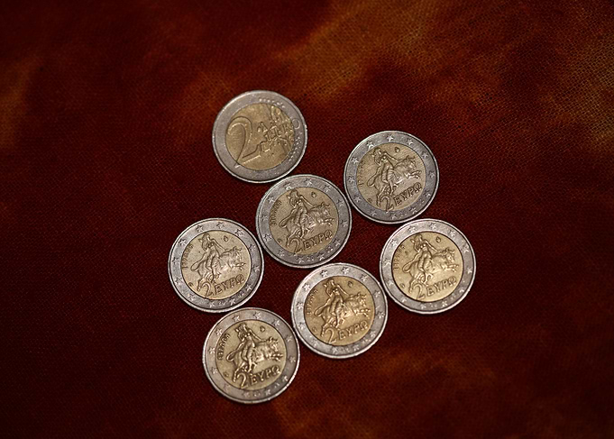 European 2 euro coin macro