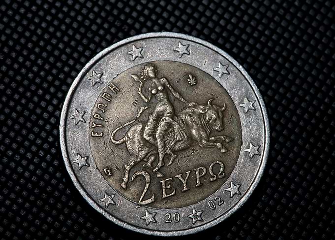 European 2 euro coin macro