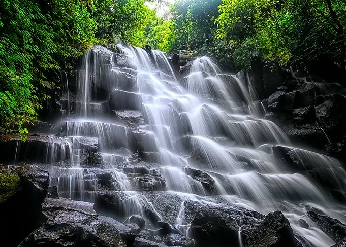 Kanto Lampo Waterfall