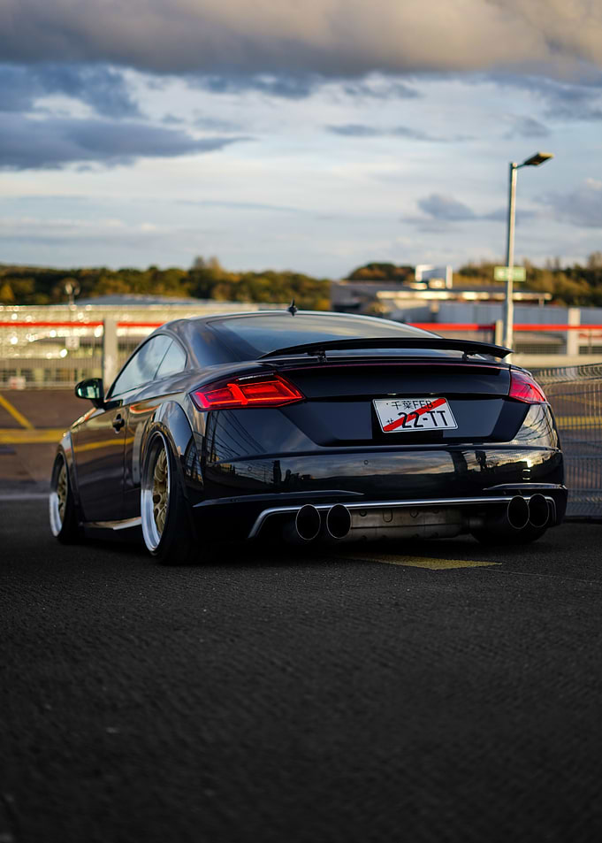 TT