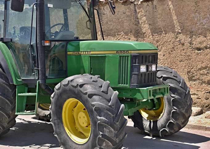 John Deere tractor 02
