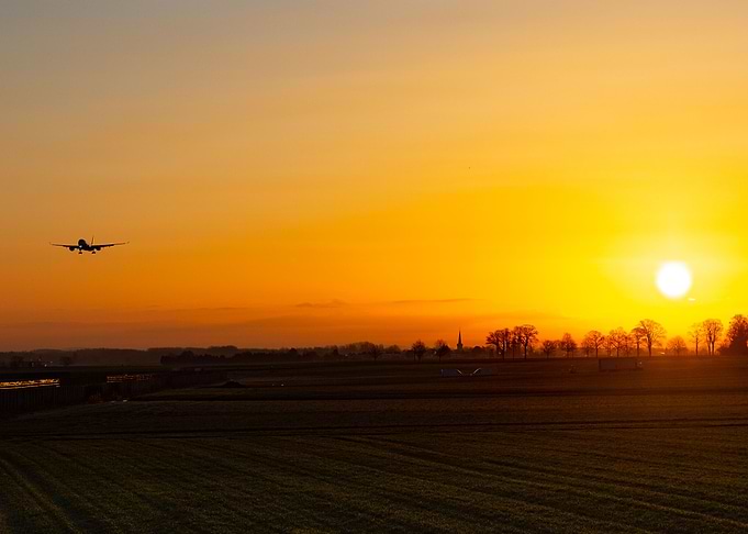 Sunrise landing Aircraft