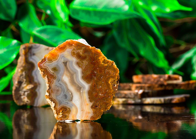 mineral specimen agate