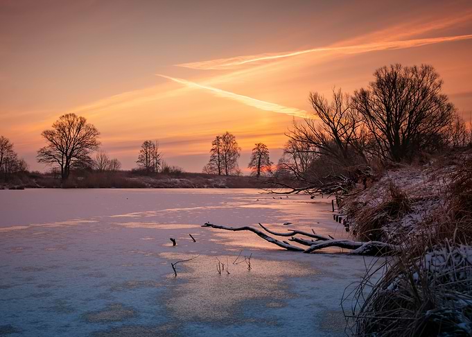 Winter sunrise, wild river