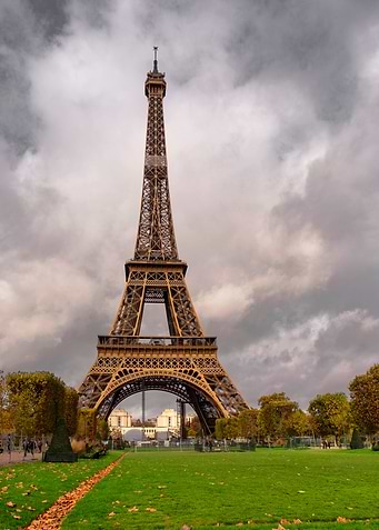 Eiffel Tower takes a nap
