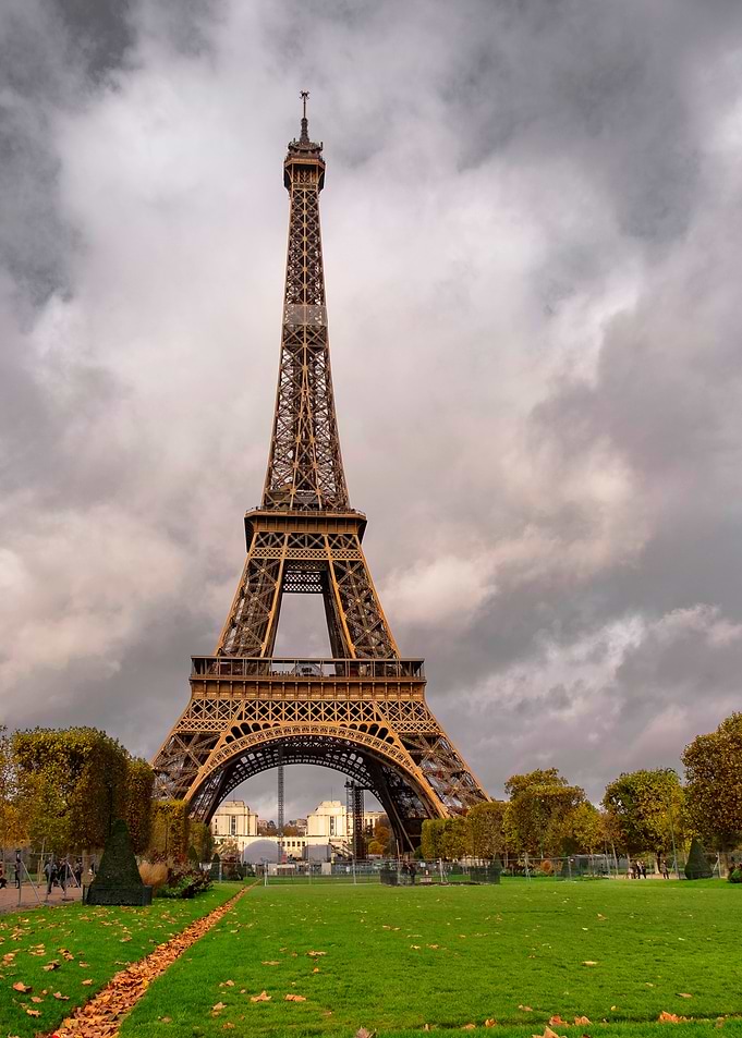 Eiffel Tower takes a nap