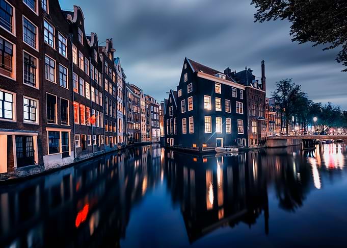 Amsterdam Corner